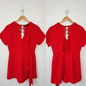 19 Cooper Red Short Sleeve Lace Open Back Romper (Small)